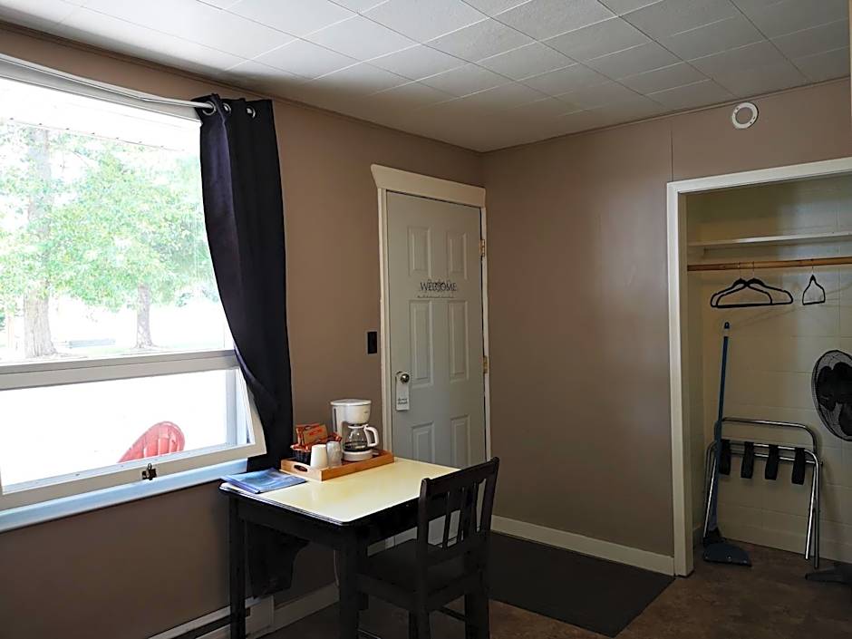 Overlook Inn & Cabins