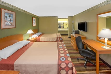 2 Queen Beds Smoking