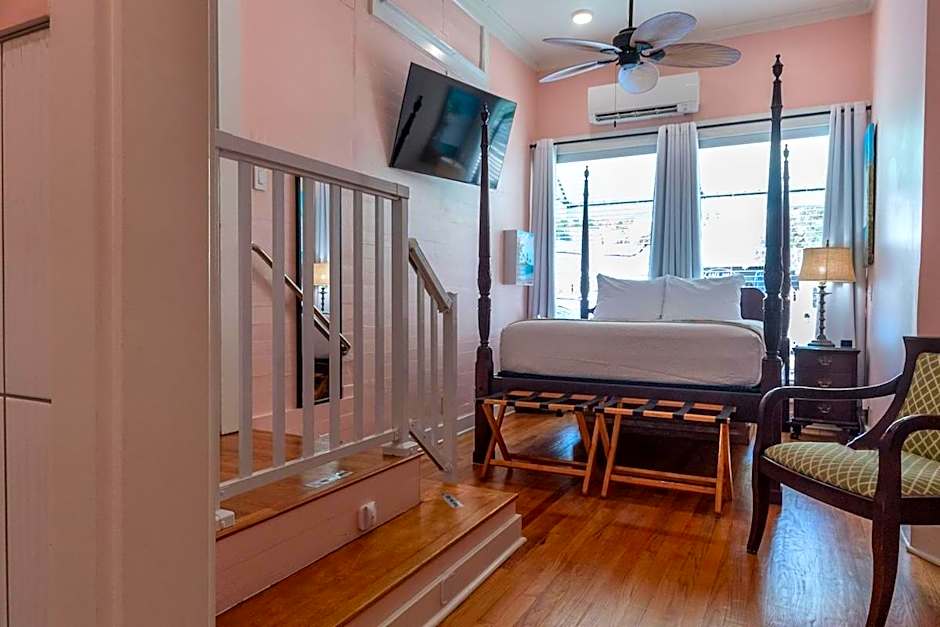 The Porch on Frances Inn - Adults Exclusive