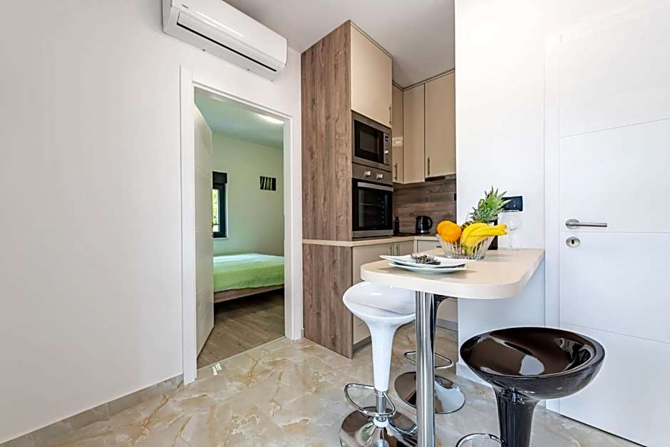 Apartmani Curic beachfront by Pag tours