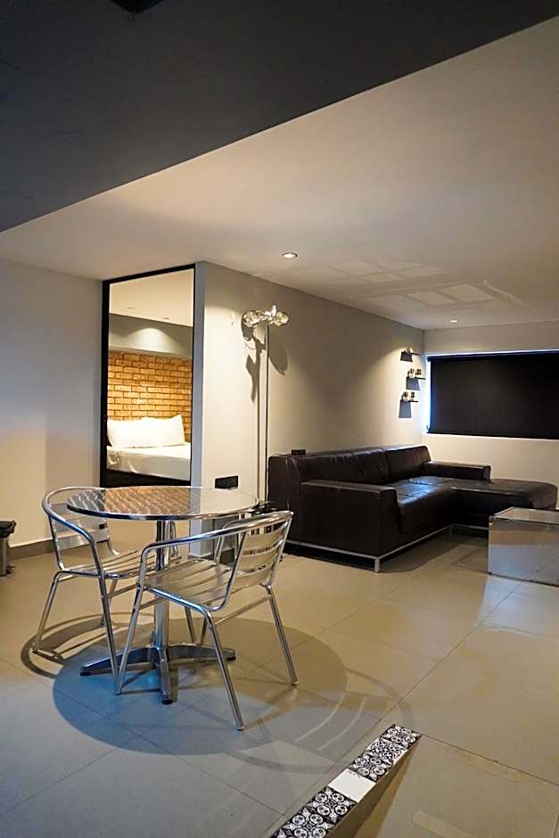 Estudios amueblados y equipados con cocineta en ubicación Céntrica MTY