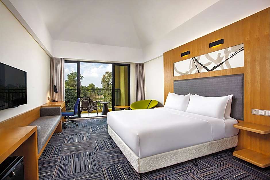 Aloft Chengdu Shixiang Lake