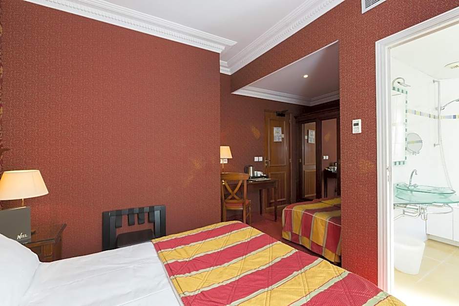 Hotel Niel Elysees