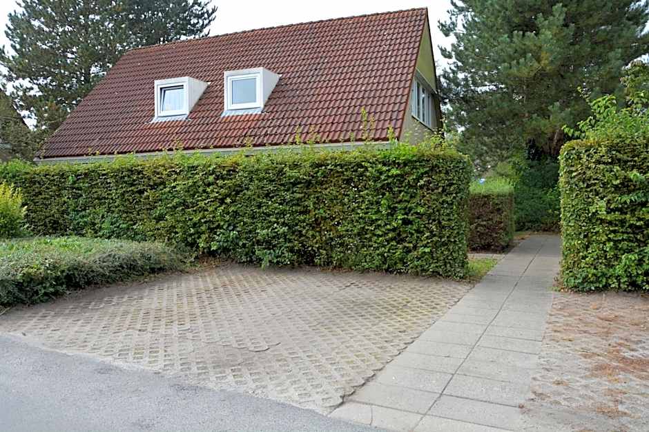Vakantiehuis de Vennen in Vlagtwedde Parkeren voor de deur