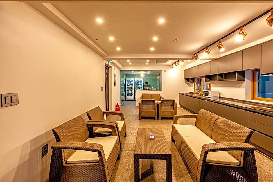 The Jade Hotel
