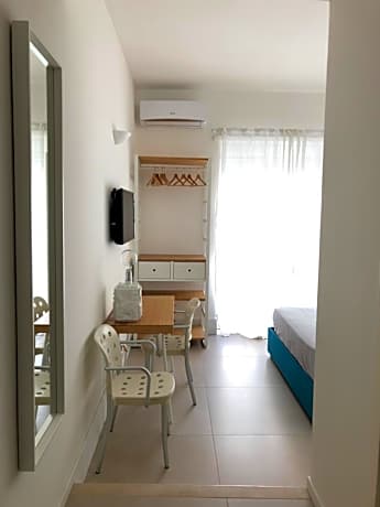 Deluxe Double Room with Side Sea View