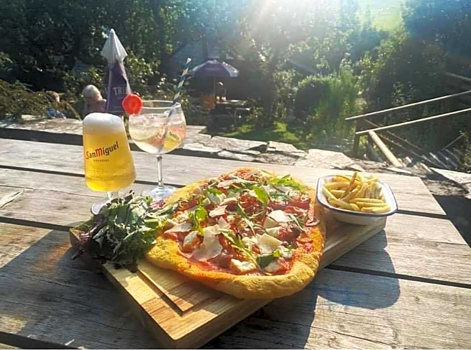 The Hoops Inn & Country Hotel