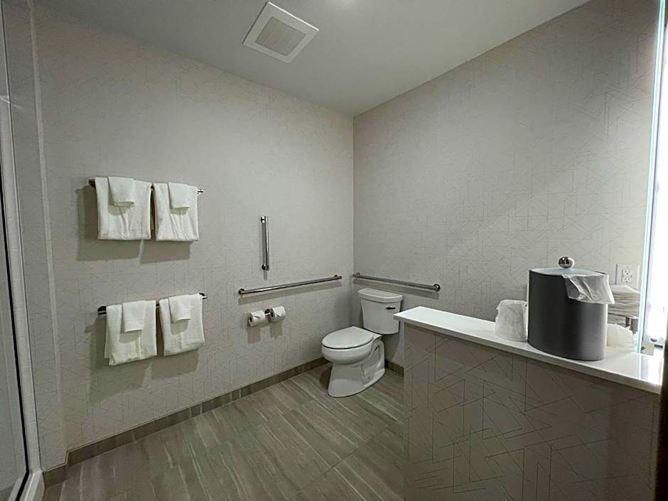 Holiday Inn Express and Suites Ft. Smith Airport By IHG