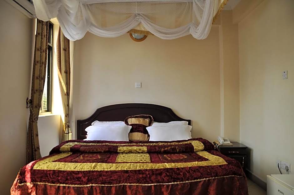 Rich Hotel