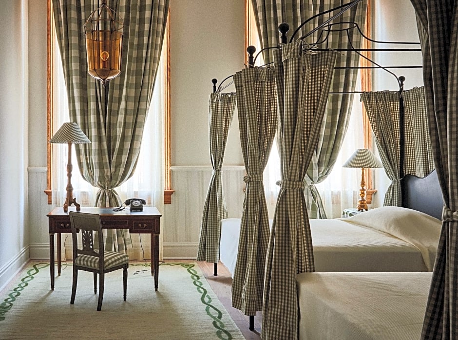 Hotel Peter and Paul