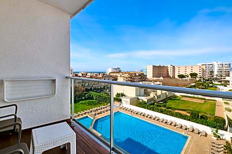 DOUBLE OR TWIN POOL VIEW 2 ADULTS + 1 CHILD