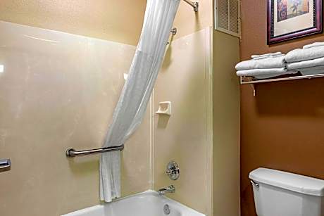 Queen Suite with Two Queen Beds - Non-Smoking