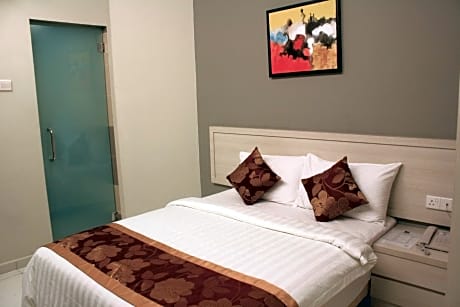 Superior Queen Room without Window