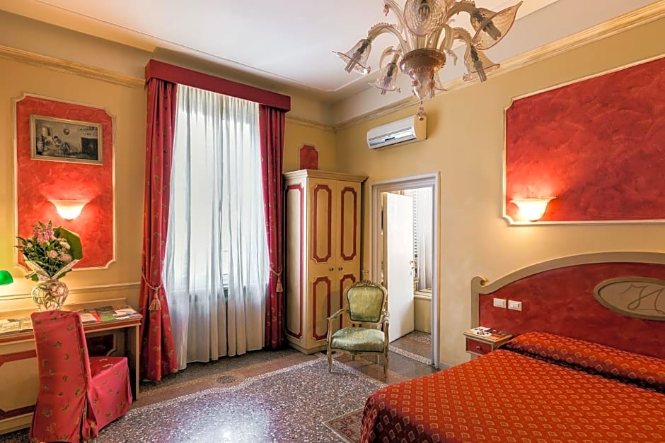 Antica Residenza D'Azeglio Room&Breakfast di Charme