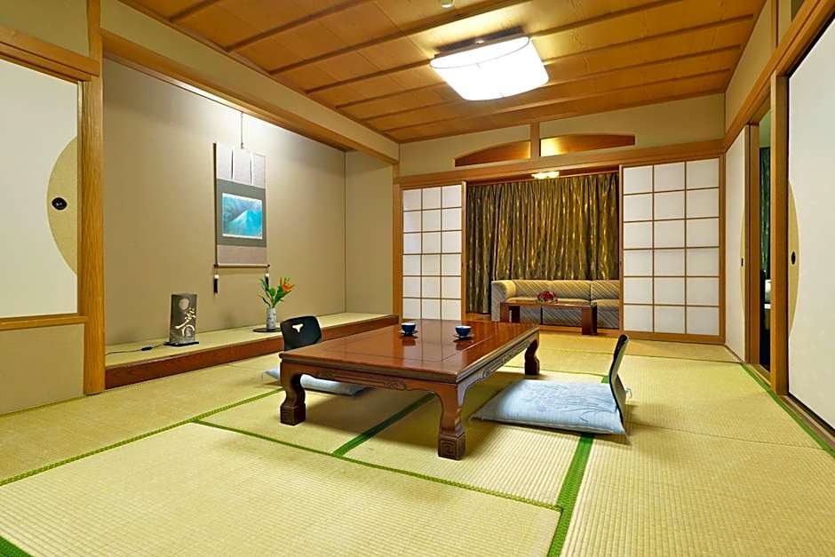 Yuraku Hotel