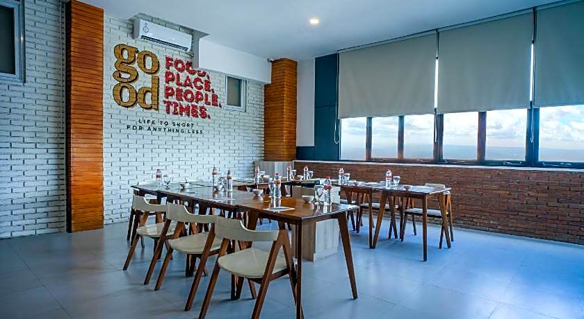 Triizz Hotel Semarang