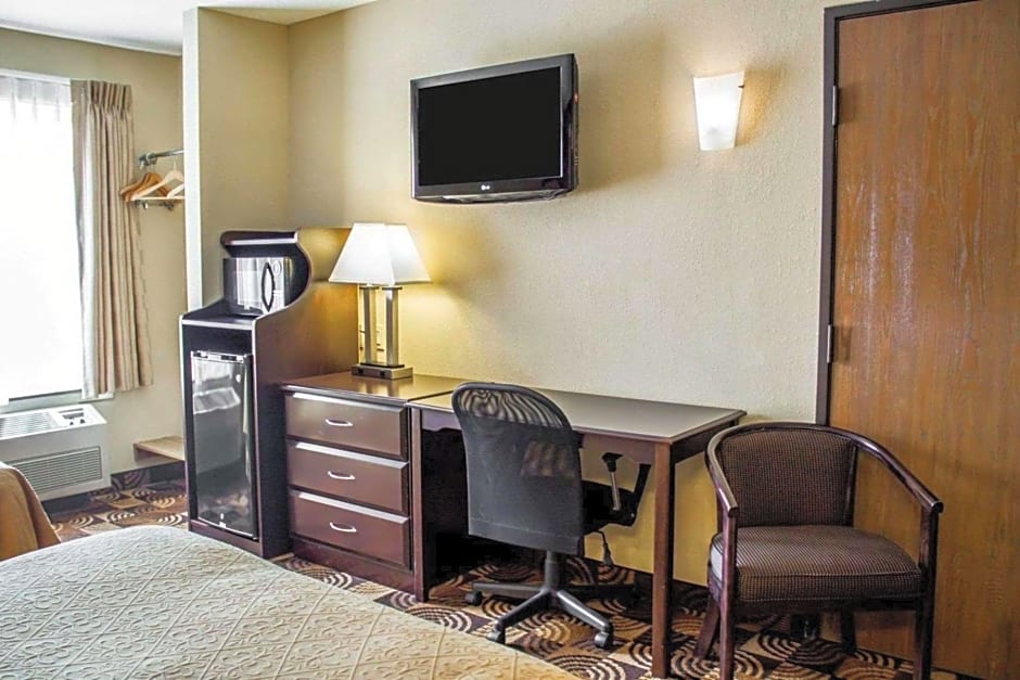 Quality Inn Brunswick Cleveland South