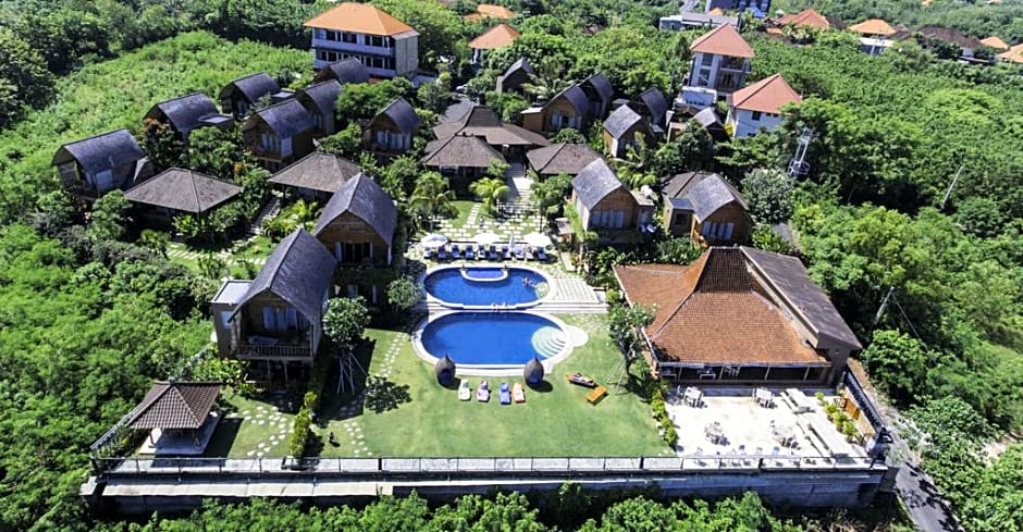 De Sapphire Cliff Villa by Danapati