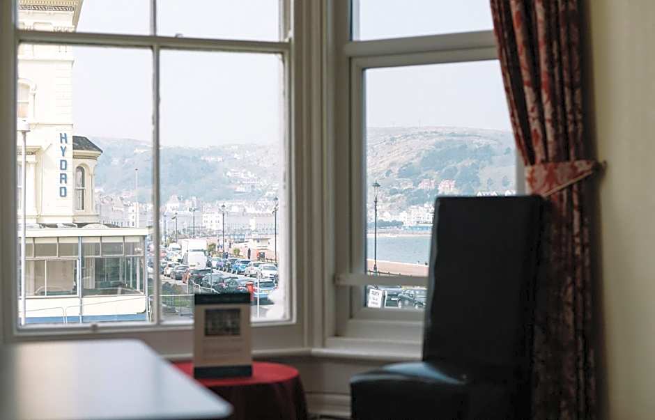 Four Oaks Hotel