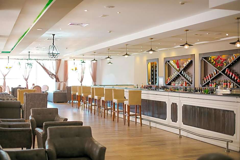 Hotel Marabout - Families and Couples Only