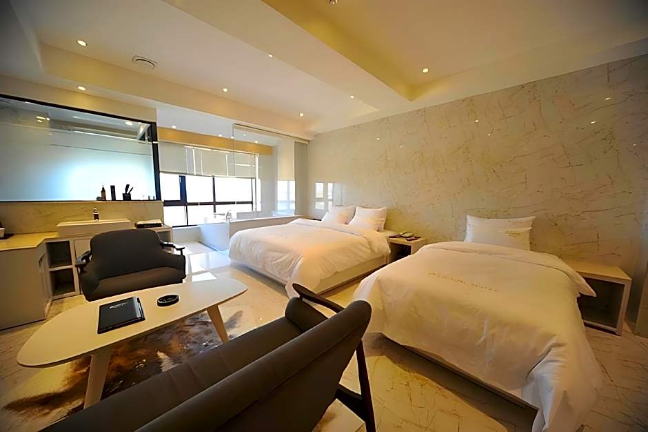 Almond Hotel Busan Station