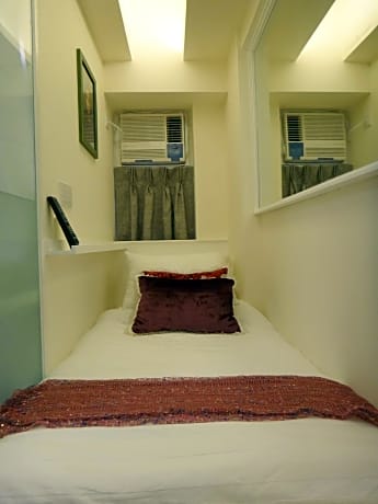 Mini Apple Room with Single Bed