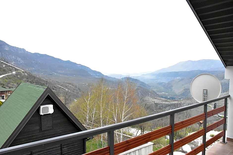 OSTROG Aparthotel KOLIBA-VLASTNIŠTVO MANASTIRA OSTROG