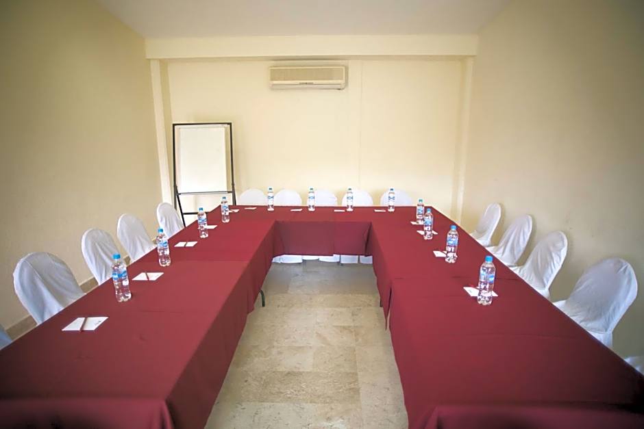 Days Inn by Wyndham Tuxtepec