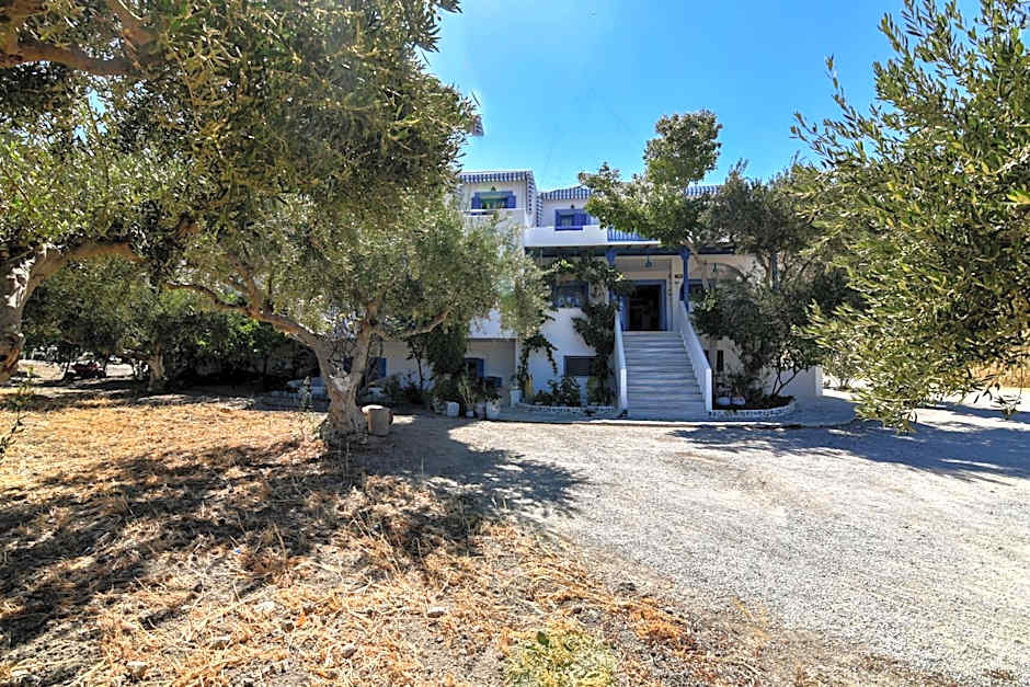 Vardes Hotel Studios