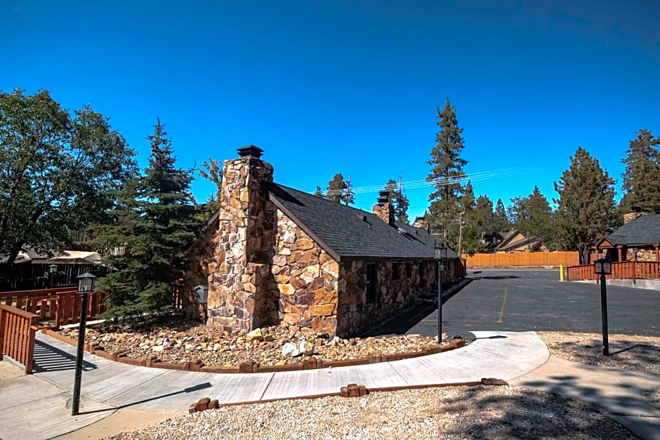 Embers Lodge & Cabins