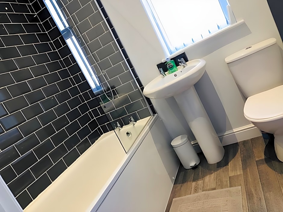 Townhouse @ 51 Balfour St -Stoke