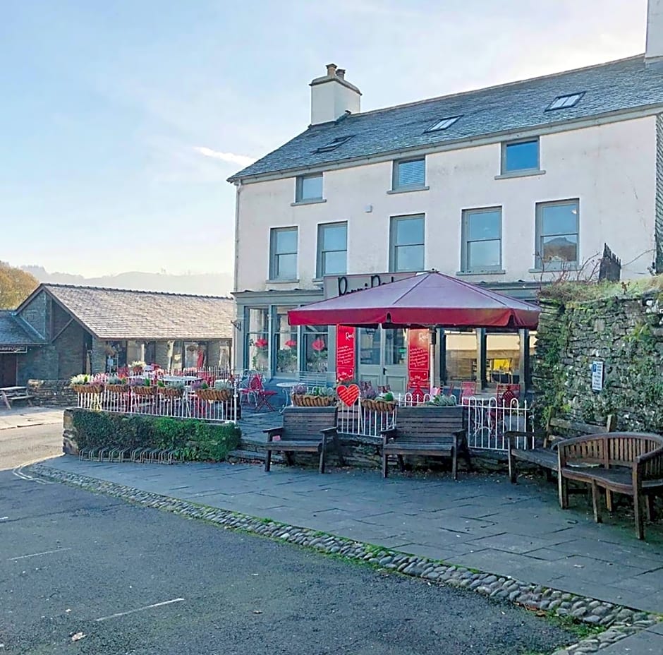 The Hive at Poppi-Red