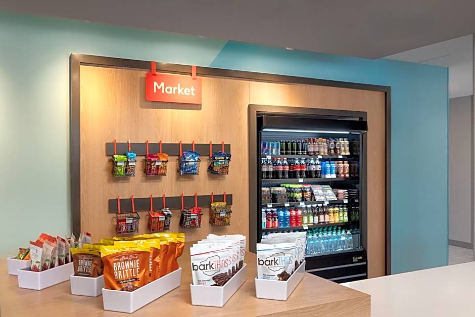 avid hotel Oak Creek By IHG