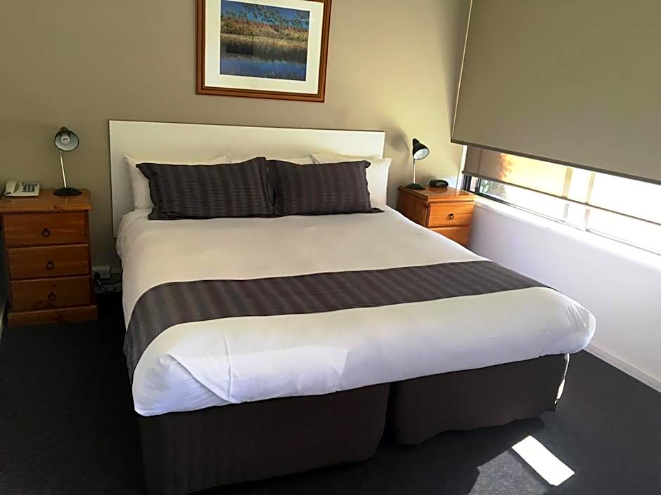 Nicholas Royal Motel - No Pets Allowed