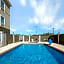 La Quinta Inn & Suites by Wyndham Mercedes Outlet Mall