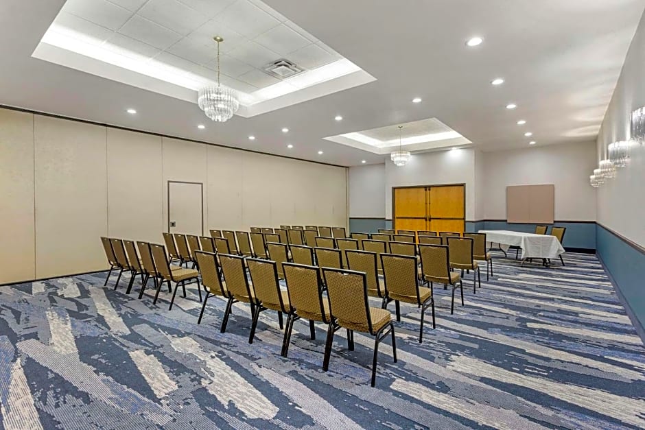 Comfort Suites Ogden Conference Center