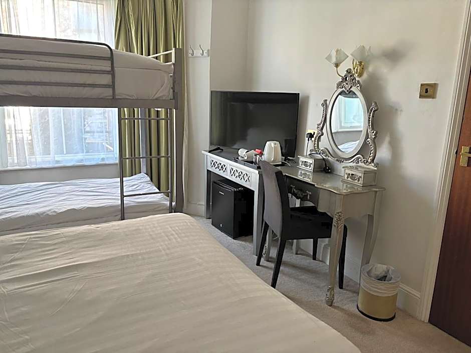 Keats Green Hotel