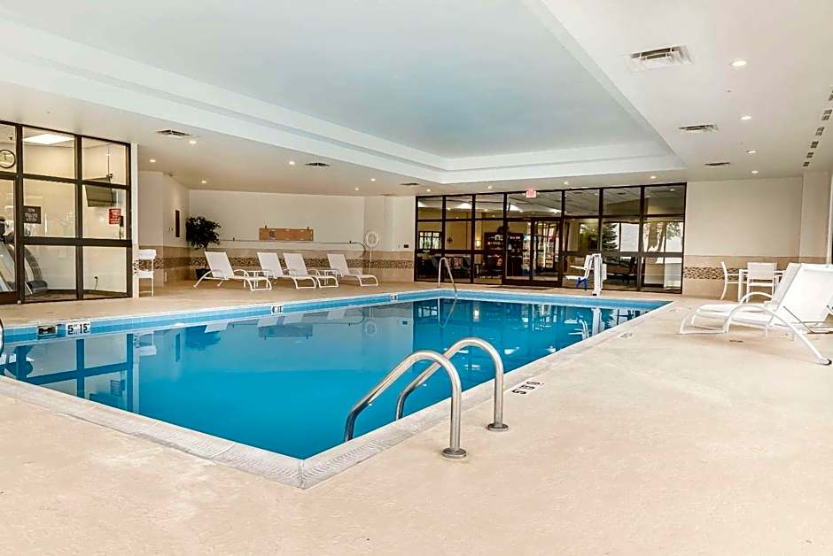 Comfort Inn & Suites Piqua-Near Troy-I75