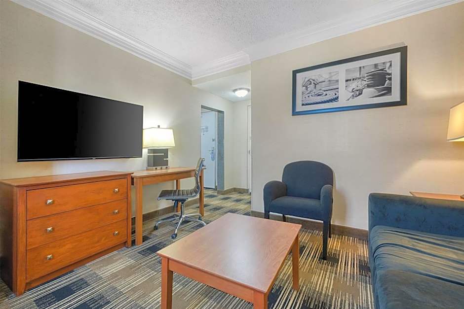 Best Western The Inn At Rochester Airport