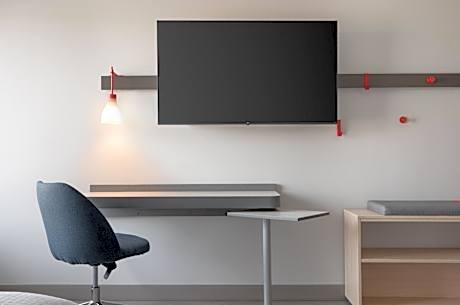 King Room - Hearing Accessible