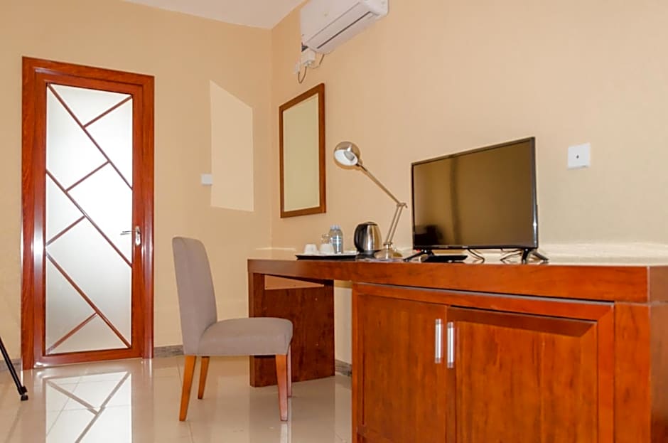 Hillside Plaza Hotel