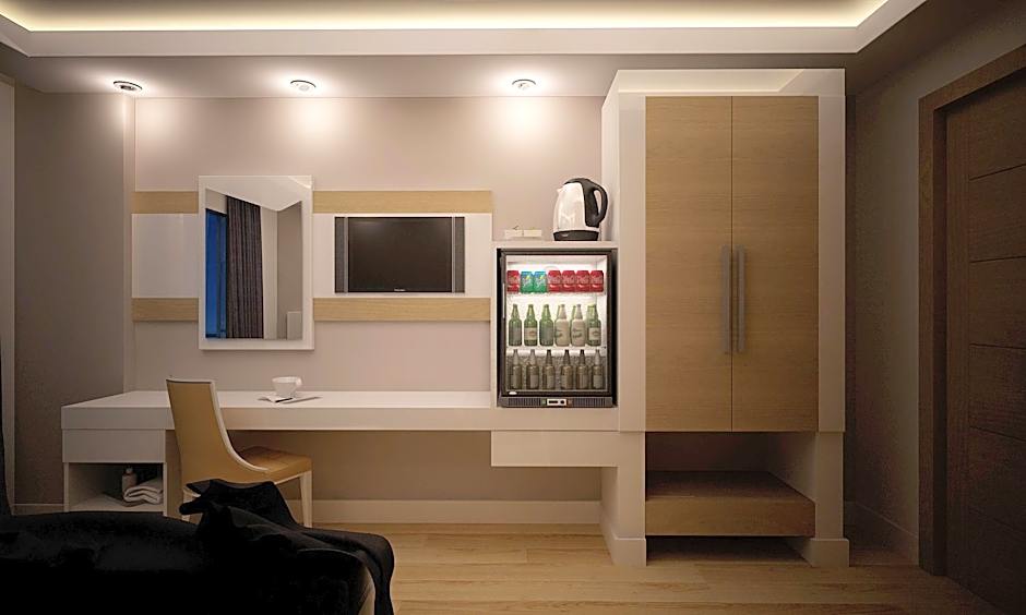 Amore Hotel Teki̇rova