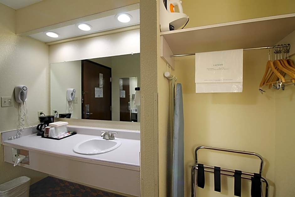 Geneva Motel Inn