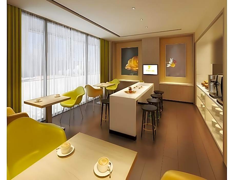 7 Days Inn Yunfu Luoding Central