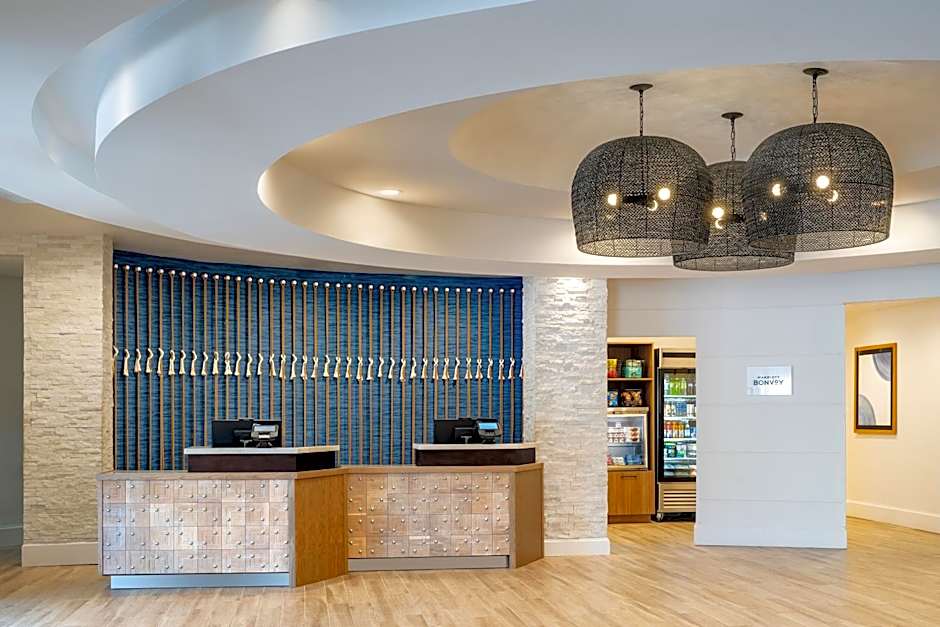 Delta Hotels by Marriott™ Jacksonville Deerwood