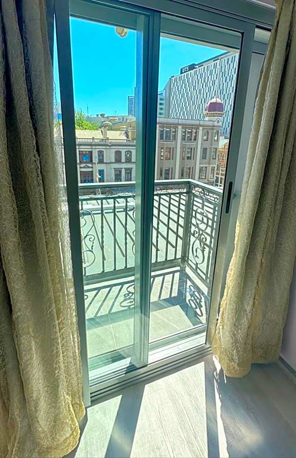 Sydney RiseOn Hotel