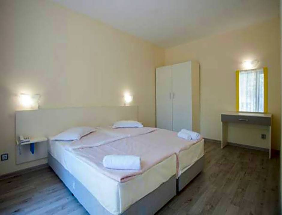 Mariner's Hotel - Self Catering - Adults Only