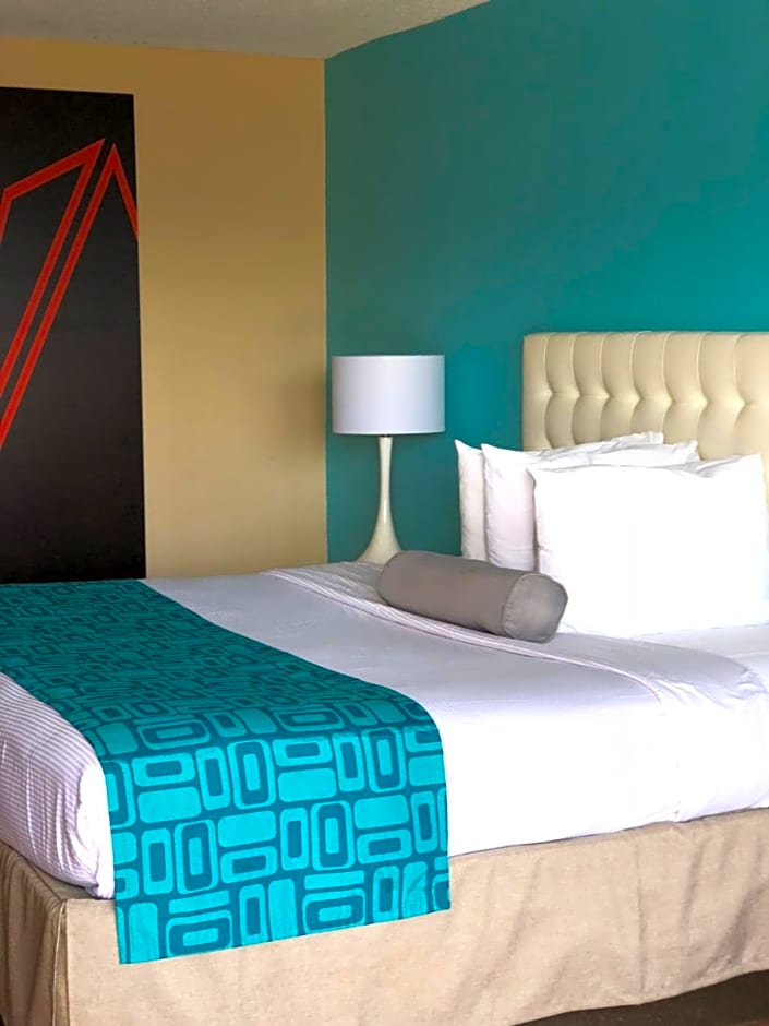 Howard Johnson by Wyndham Airport Florida Mall