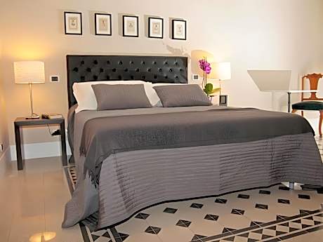 Double room-Classic-Private Bathroom-Street View