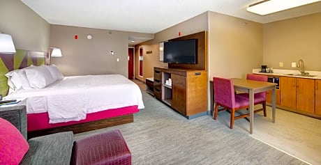 1 King Mobility/Hearing Acc Ri Shower Nosmok